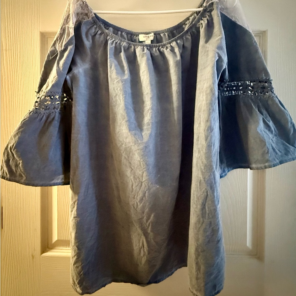 Umgee Blue Lace Sleeve Blouse